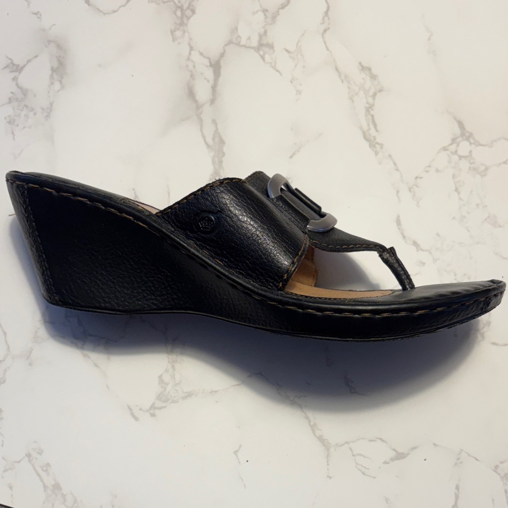Born size 10 Black Leather Buckle Thong Sandals women’s - Picture 5 of 11